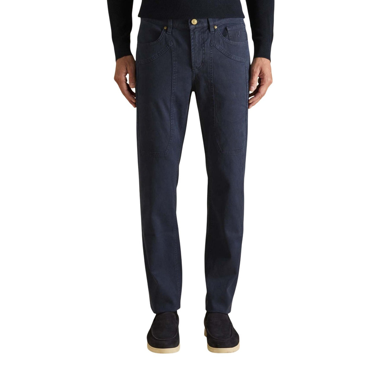Jeckerson JOHN Slim Jeans; cotone elasticizzato, toppa iconica, 5 tasche, taglio slim raffinato. Il must-have versatile per l'uomo contemporaneo. Colore blue