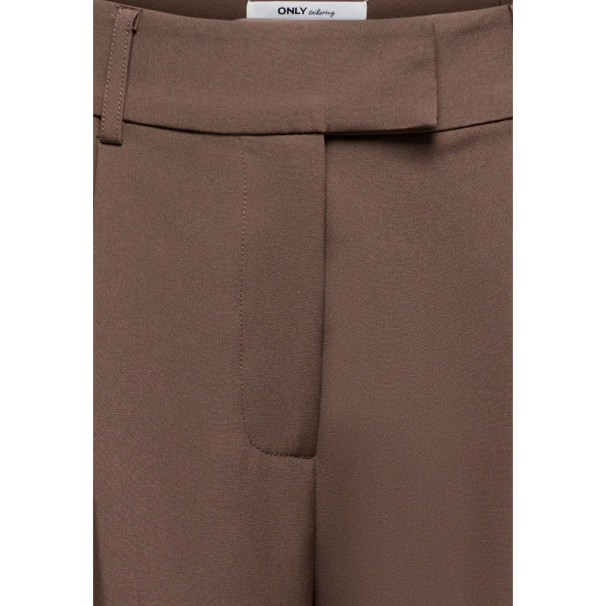 Pantaloni palazzo Only ONLLINDA-BERRY marroni donna 15377077. Pantaloni eleganti morbidi a gamba larga in poliestere ed elastan con vita alta e vestibilità confortevole per la mezza stagione.