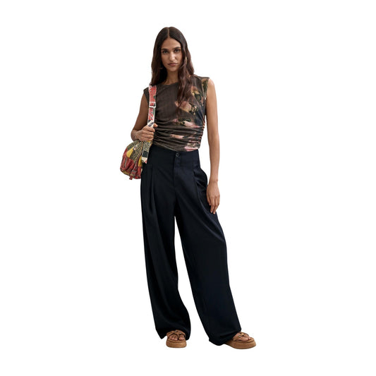 Pantaloni Desigual donna blu navy modello PANT_LUCIA. Pantalone lungo ed elegante a gamba larga in tessuto misto con lana e poliestere riciclato, caratterizzato da pinces sul davanti, tasche e stile casual-chic classico.
