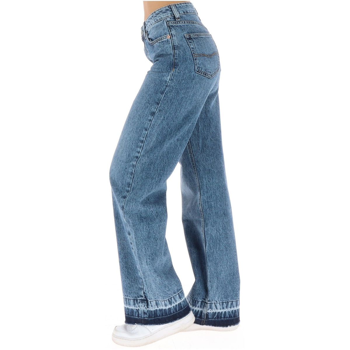 Jeans blu donna vita alta gamba dritta Pepe Jeans PL20510814S52. Pantaloni denim straight fit in tessuto flessibile con tencel, impunture e patch in pelle con logo.