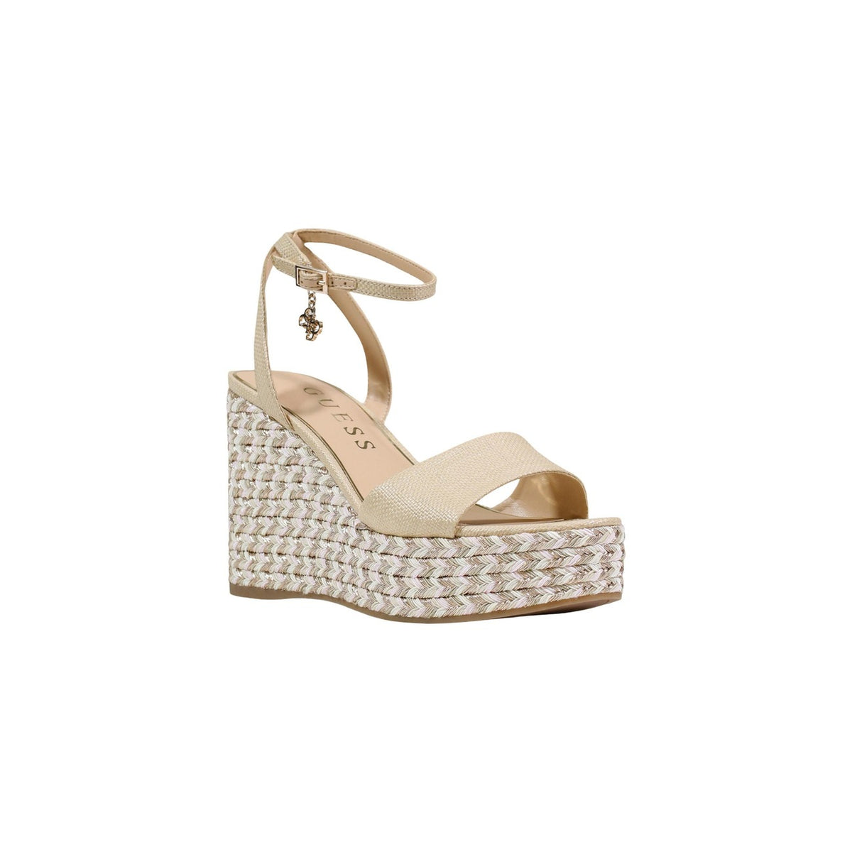 sandalo con zeppa Guess Everly beige in poliuretano con zeppa intrecciata e cinturino regolabile alla caviglia. Vista frontale