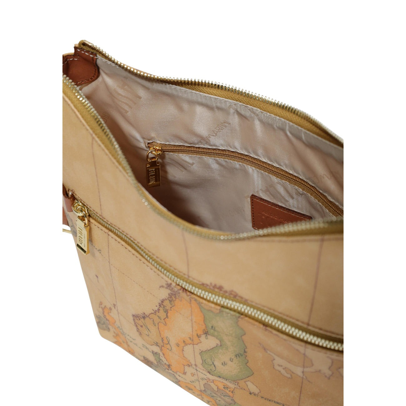 Borsa Tracolla Geo Classic Alviero Martini; Beige. Tessuto premium e dettagli in pelle, forma arrotondata morbida, tasca esterna con zip. Dimensioni medie, stile casual-raffinato ideale per tutti i giorni. Vista aperta