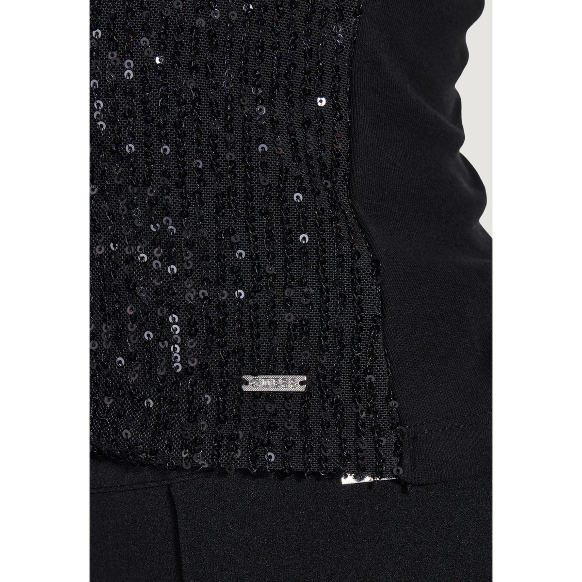 Canotta Guess con Paillettes; Nero. 100% Cotone, design senza maniche, stile da cerimonia contemporaneo. Luminosa, traspirante e versatile per tutte le stagioni. Dettagli