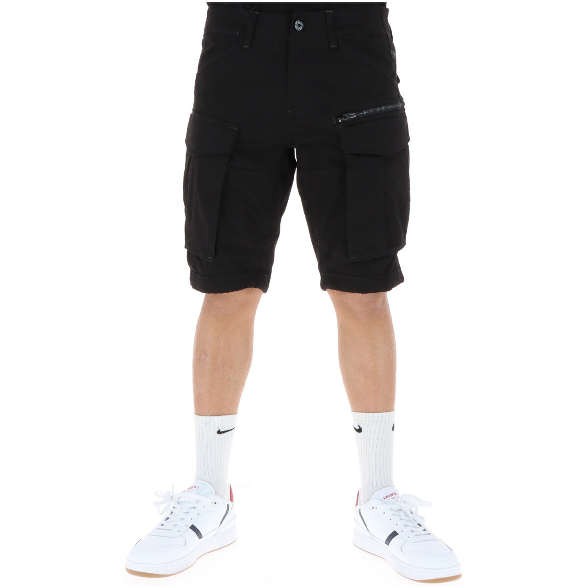G-STAR Tapered Cargo nero; vita bassa, multitasche, chiusura lampo. Lo stile utility-urban definitivo in puro cotone.
