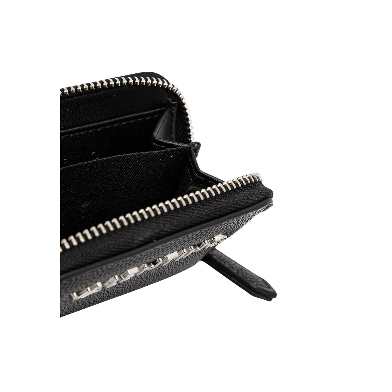 Portafoglio nero compatto Valentino Divina VPS1R4139G, chiusura a zip e logo metallico dorato; interno organizzato per monete e carte, accessorio elegante e salvaspazio. Vista frontale aperto