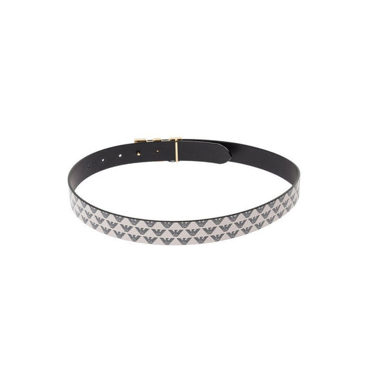 Cintura Emporio Armani Bianca; Pattern Aquila. Fibbia metallica dorata sagomata, altezza media. Realizzata in Italia. Accessorio versatile per blazer e pantaloni, stile Primavera/Estate. Vista posteriore