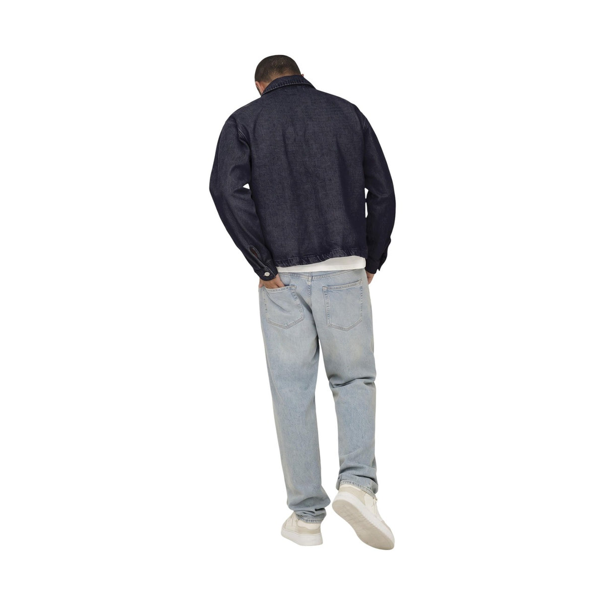 Camicia azzurra blu denim uomo Only & Sons Onssprick Box 22033420. Sovracamicia casual a maniche lunghe in 100% cotone traspirante con bottoni a contrasto e tasca frontale.