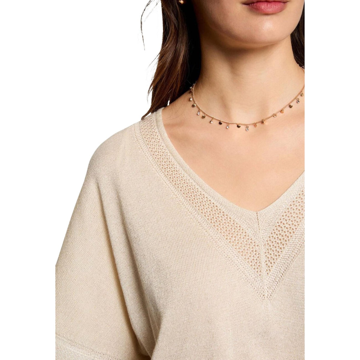 Morgan De Toi 241-MCHRIS, maglia donna in filo beige metallizzato; composizione in viscosa e metallo, manica corta, stile pull-on versatile e luminoso. Vista frontale Dettaglio scollo