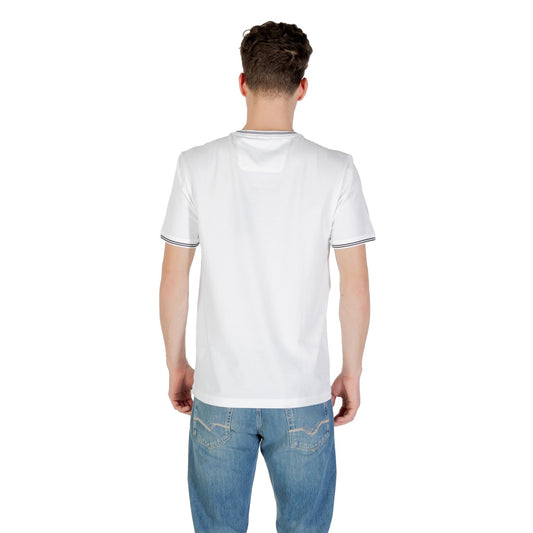 T-shirt BOSS Uomo Bianca; 92% Cotone, 8% Elastam. Tessuto piqué elasticizzato, vestibilità regular, logo e righe a contrasto. Lavabile a 30°C, stile casual-premium. Vista posteriore