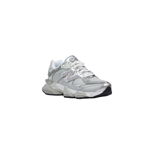 New Balance 9060 U906051K; Tomaia Mesh/Sintetico. Ammortizzazione ABZORB e SBS, dispositivo CR traslucido, 398g. Sneaker uomo futuristica, leggera e ultra-ammortizzata per la PE26. Vista frontale