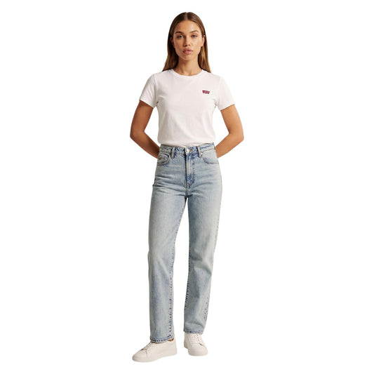 T-shirt Donna Levi's® Perfect Tee; Bianco. 100% Cotone premium leggero, vestibilità regolare, maniche corte e girocollo tondo. Logo ricamato sul petto, stile iconico ed essenziale 4 stagioni. Figura intera frontale