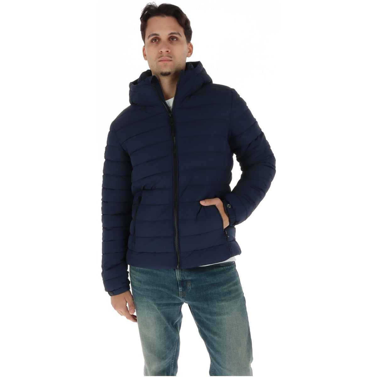 Giacca imbottita uomo Superdry Fuji – Piumino leggero con cappuccio M5012433A.