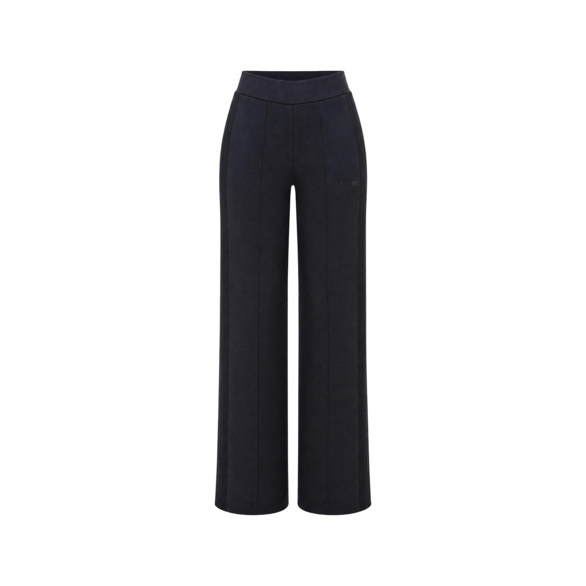Pantaloni Tuta Neri Donna Guess Active Lyra; Taglio dritto a gamba larga in poliestere, modal ed elastam. Vita elasticizzata, nervatura frontale e logo tono su tono, stile casual mezza stagione. Frontale stesa