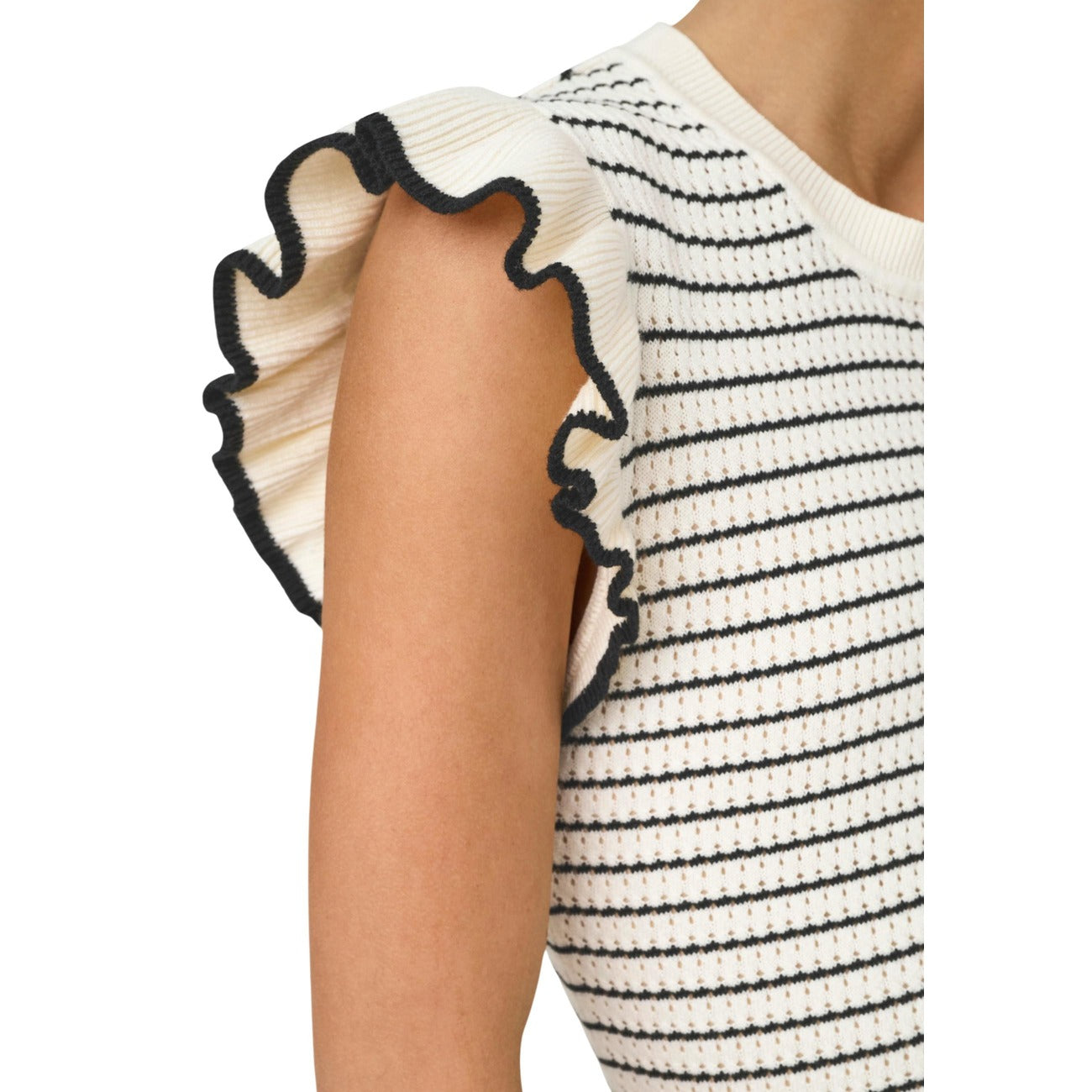 JDYCARICE S/L Frill Pullover, gilet donna a righe in 100% cotone; maglia con rouches sulle spalle, vestibilità regolare e stile versatile per outfit casual-raffinati. Dettaglio manica