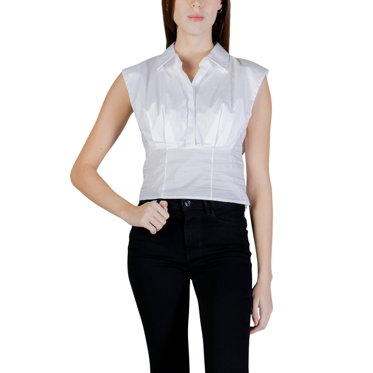 Blusa donna Guess modello SL CHERRY TOP bianca in cotone 100% senza maniche con colletto classico e bottoni