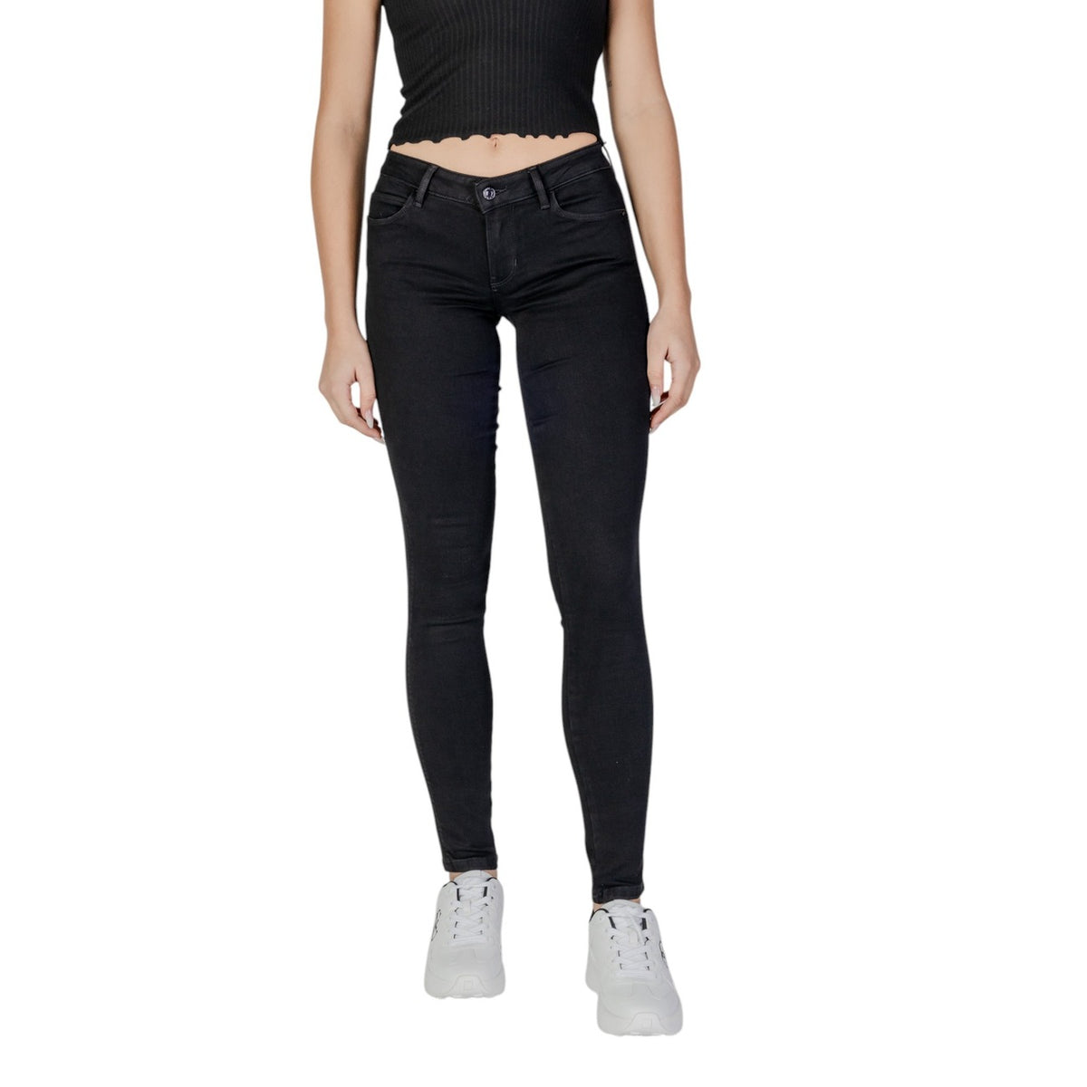 jeans neri skinny e super-skinny da donna Guess CURVE X modello W2YAJ2D4PZ1 sono pensati per valorizzare la silhouette femminile vista frontale