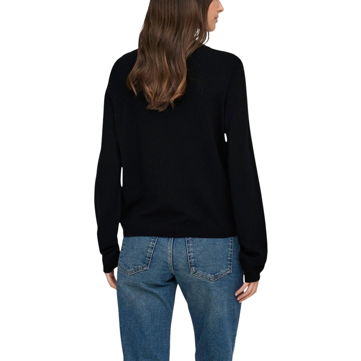 Maglia Jacqueline De Yong JDYKATE L/S O-NECK EMB. PULLOVER KNT donna nera con ricamo cuore manica lunga scollo tondo - vista posteriore indossata da modello