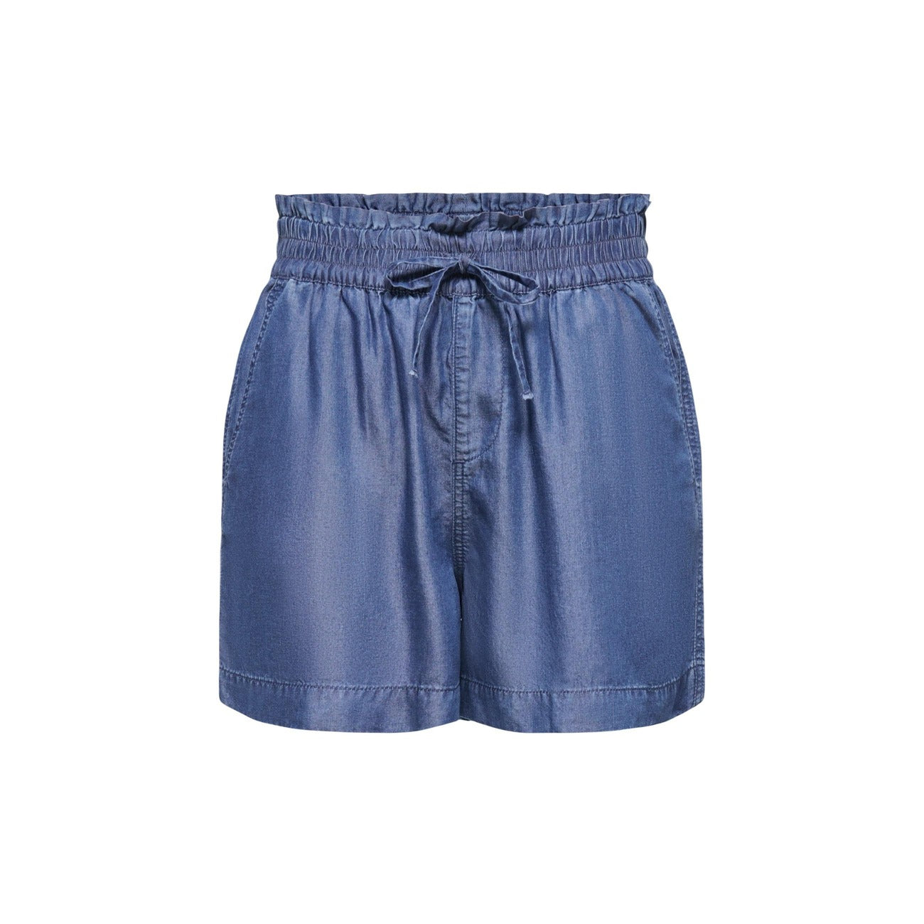 Bermuda TENCEL™ Lyocell; chiusura con cordino, fit regolare, lunghezza corta. Il bermuda sostenibile e ultra-morbido per uno stile quotidiano senza sforzo. Vista frontale stesa