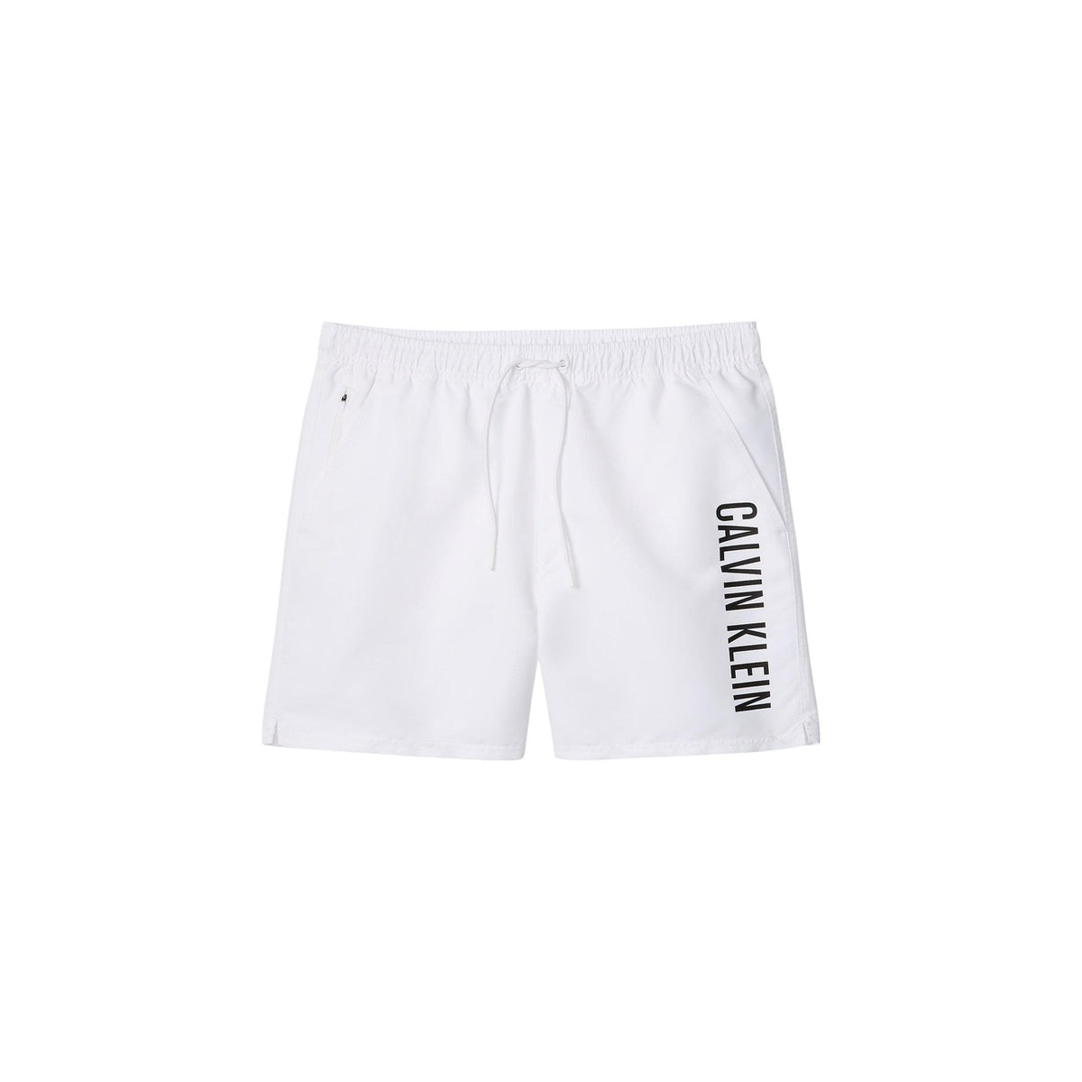 Calvin Klein Intense Power Swim Shorts; 100% poliestere, interno gamba 13 cm, logo macro. Il costume sportivo premium resistente all'acqua. Colore bianco