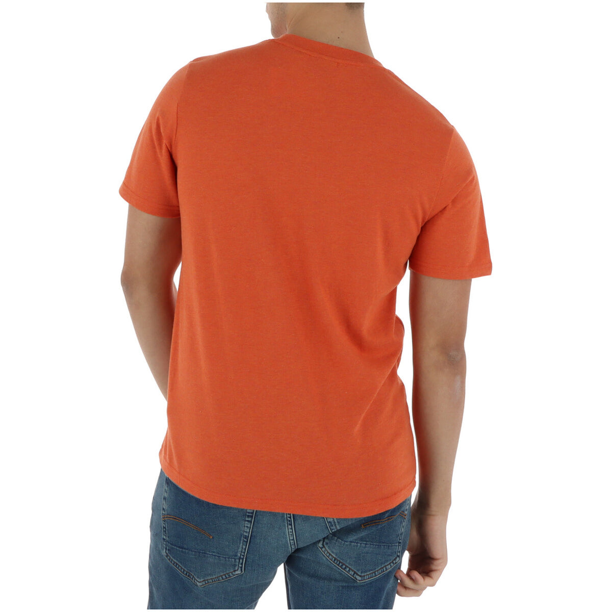 Superdry Vintage Logo Tee; stampa effetto craquelé, 100% cotone, vestibilità classica. La t-shirt arancione originale Superdry dal sapore vintage. Vista posteriore