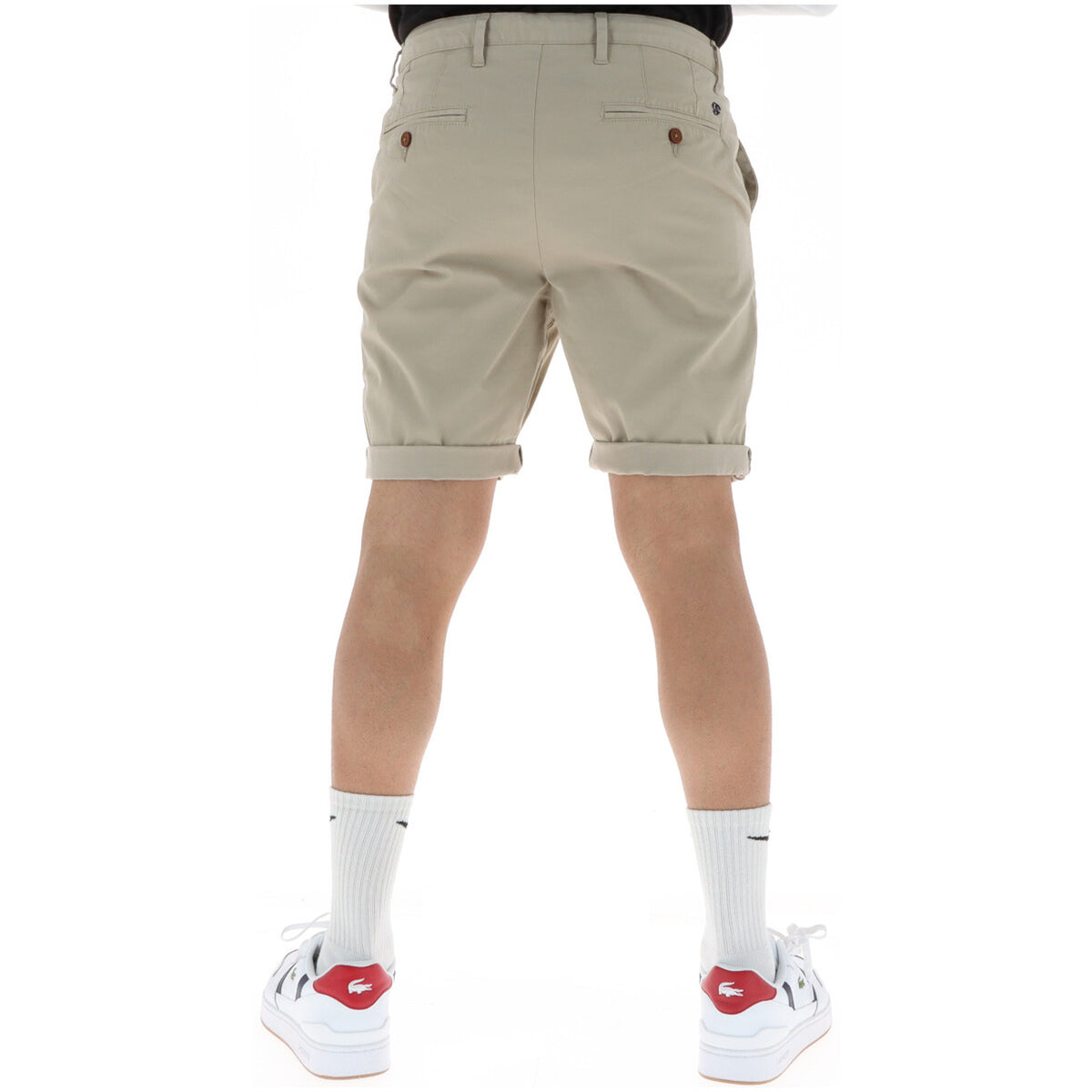 Bermuda beige Chino Shorts Vintage International; 98% cotone, vestibilità slim, modello 4 tasche. Il classico senza tempo per l'estate. Vista posteriore