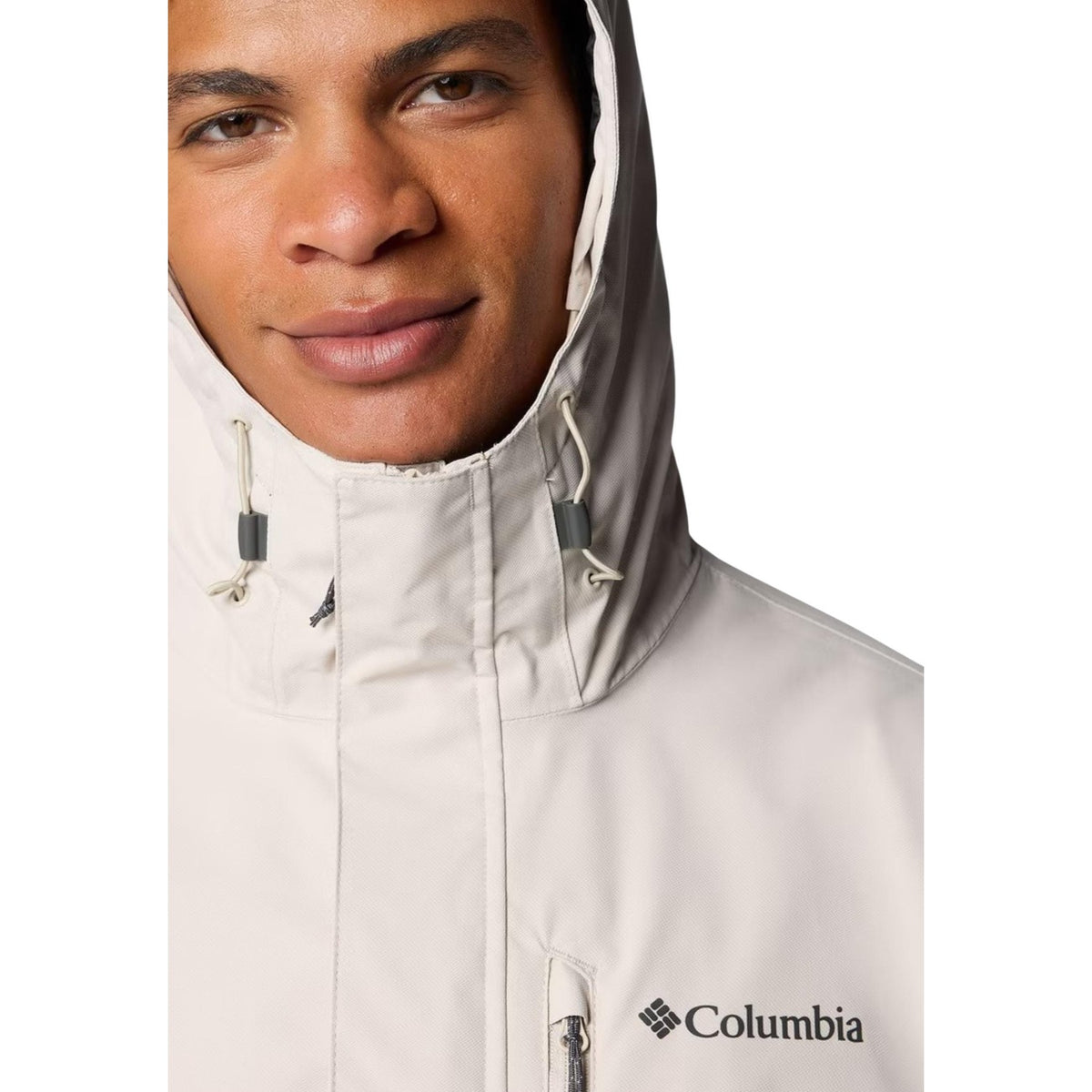 Giacca impermeabile Omni-Tech™; cuciture termosaldate, fodera in mesh traspirante, tasche con zip, cappuccio e polsini regolabili. Protezione totale per l'escursionismo. Vista cappuccio