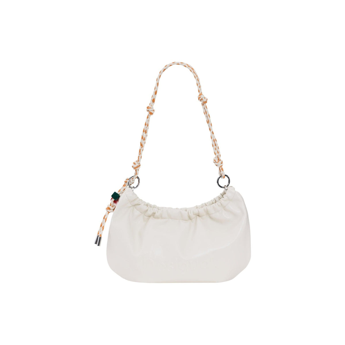Borsa ovale panna Desigual; effetto pelle, manico trekking, tracolla intercambiabile, charm portacarte. Design convertibile SS26. Vista frontale