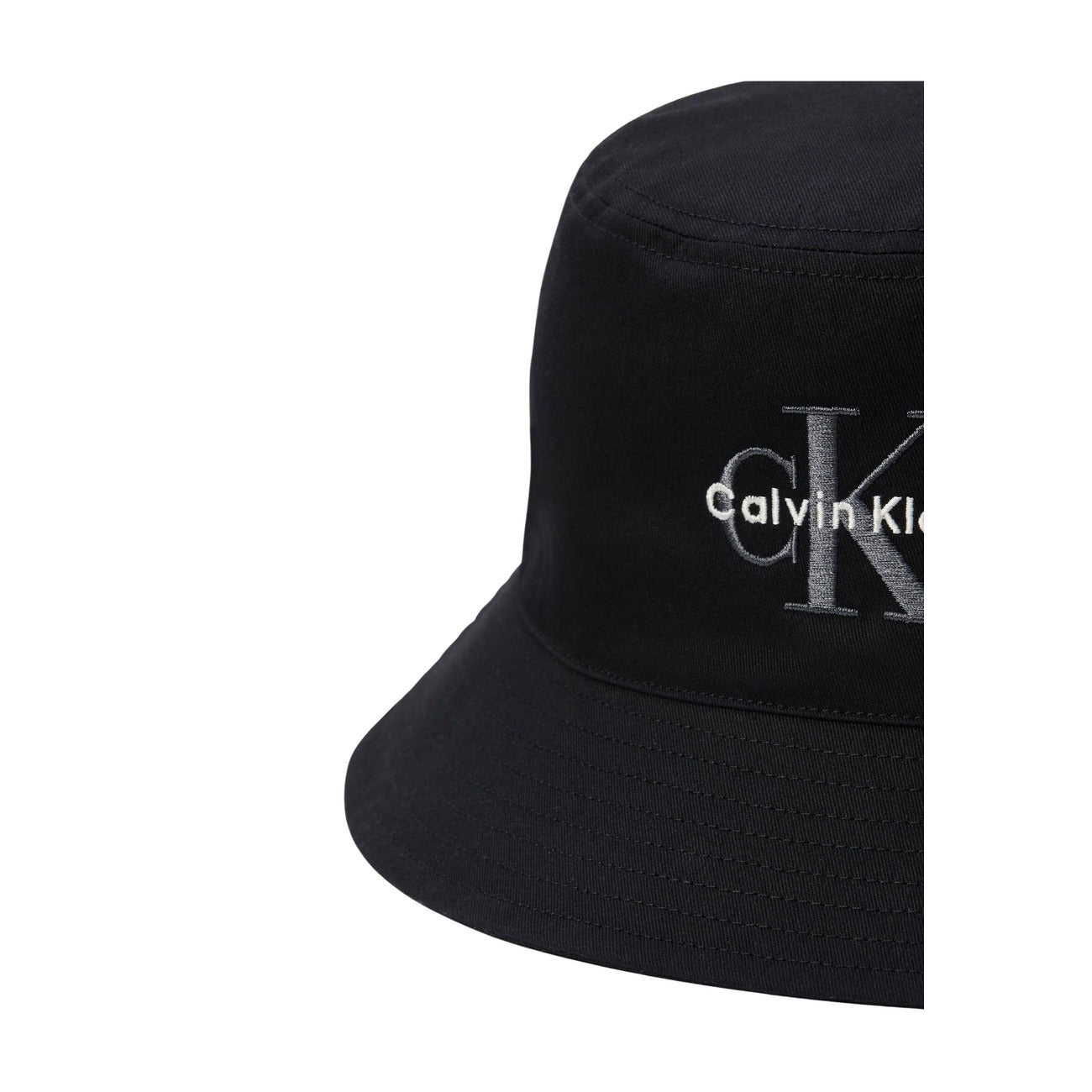 Calvin Klein Bucket Hat Embroidery; 100% cotone, logo ricamato, cuciture rinforzate. Il cappello a pescatore versatile e di tendenza. Dettaglio logo
