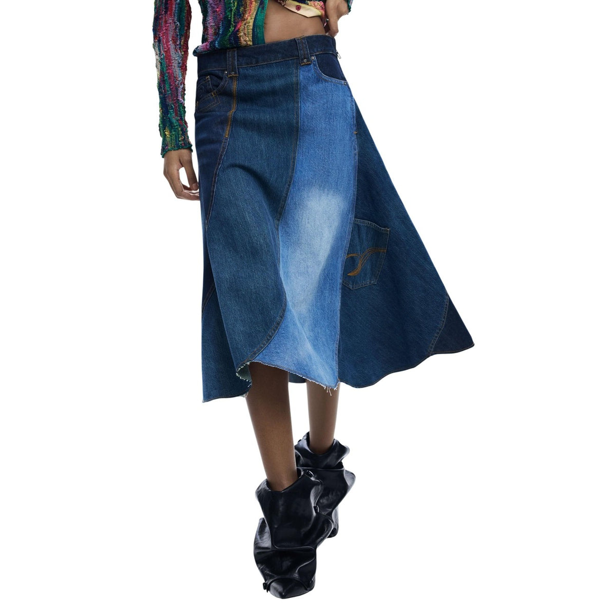 Gonna Desigual donna blu denim jeans lunga con cintura 100% cotone - vista frontale indossata da modello figura intera