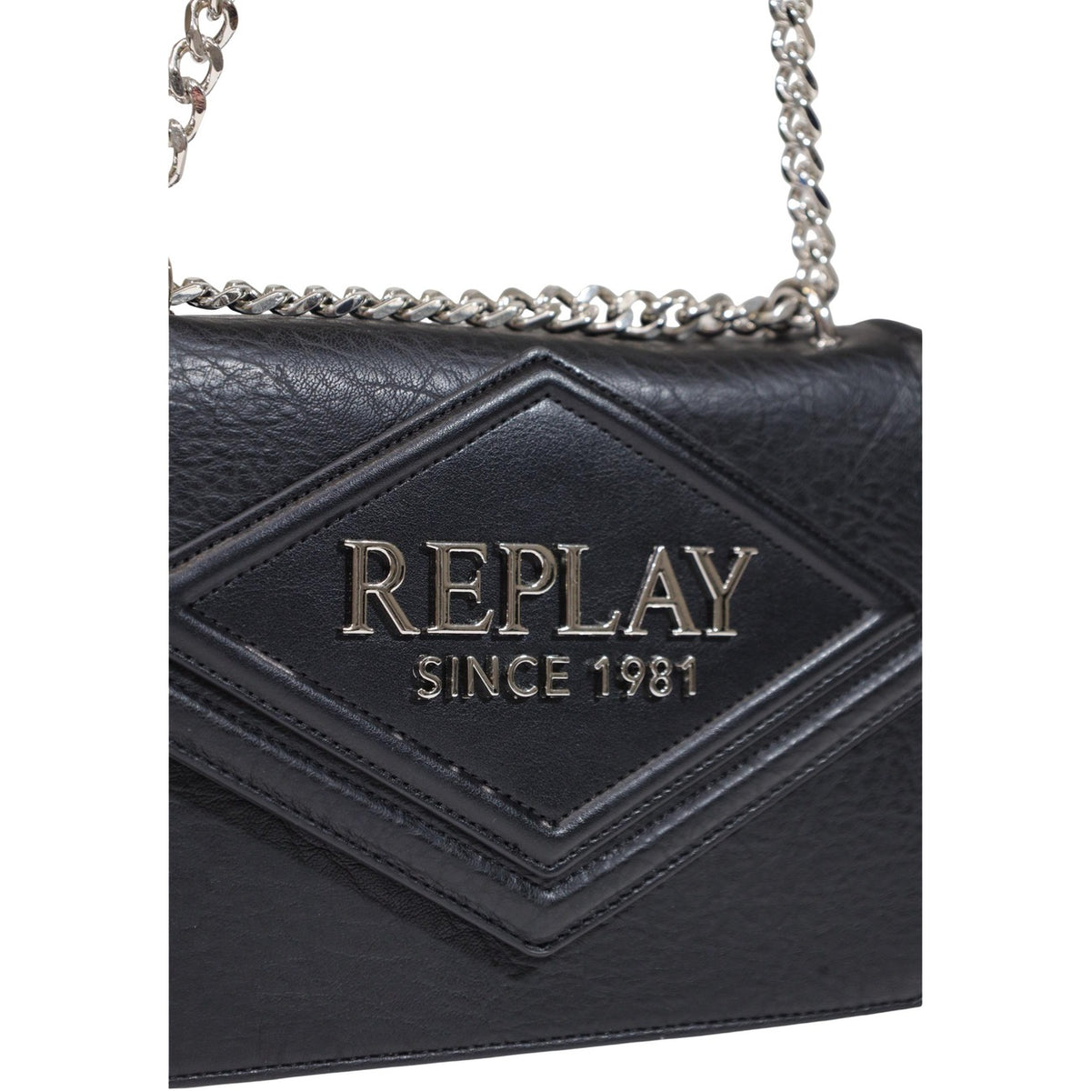 Borsa tracolla Replay nera logo metallo FW01CL.000.A7243S. Borsa piccolamedia da donna nera in ecopelle martellata e liscia con logo 3D in rilievo, tracolla catena dorata o argentata regolabile e chiusura cerniera, borsa elegante da sera e tempo libero 4 stagioni.