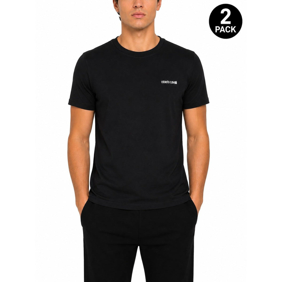Pack T-shirt Intime Nere Uomo Roberto Cavalli; Tessuto 95% cotone e 5% elastan. Taglio stretch anatomico, scollo girocollo e maniche corte. Logo sul petto e monogramma RC sulla manica, stile luxury continuativo. Vista frontale