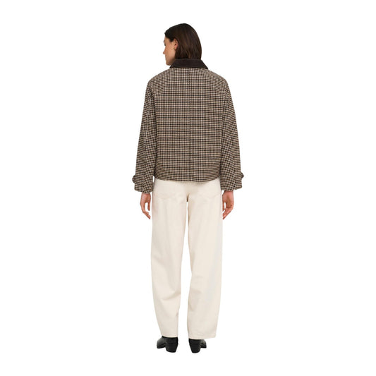 Giacca a quadri marrone donna Jacqueline De Yong 15377111. Capospalla autunno/inverno con motivo tartan, colletto classico, bottoni e tasche laterali in tessuto caldo con lana.