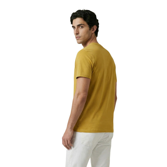 Dettaglio t-shirt U.S. Polo Assn. MICK-BASIC uomo gialla con logo ricamato e vestibilità regular