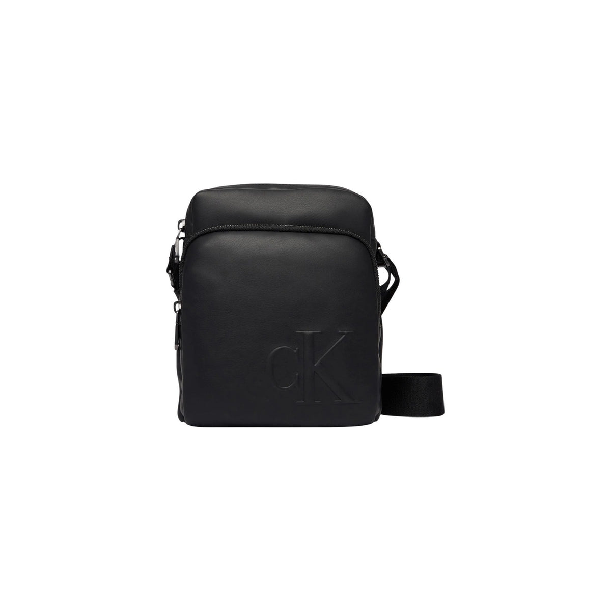 Borsa reporter Calvin Klein in ecopelle; monogramma stampato, tasche con zip, tracolla regolabile. Accessorio compatto ed elegante. Colore nero