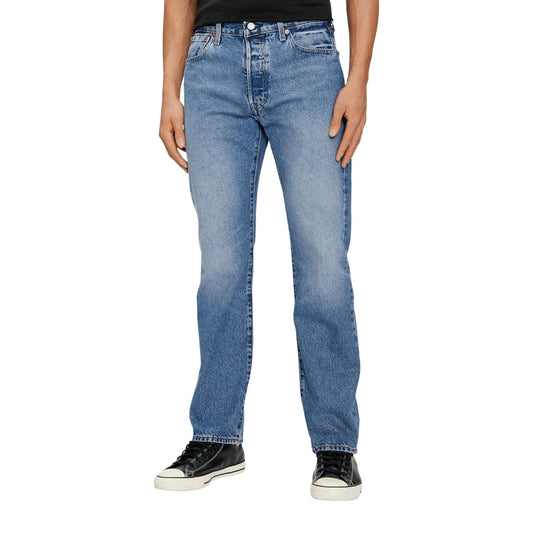 Jeans Levi's 501 uomo blu modello 00501-3504. Pantalone in denim di puro cotone blu classico originale Levi Strauss, vestibilità regolare a gamba dritta straight leg stile vintage, casual e intramontabile.