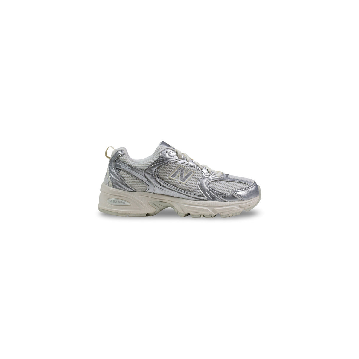 New Balance 530 U5303IR; sneakers unisex, effetto metallizzato, tecnologia ABZORB, traspirante. Il must-have sportivo per la tua stagione SS26. Vista laterale
