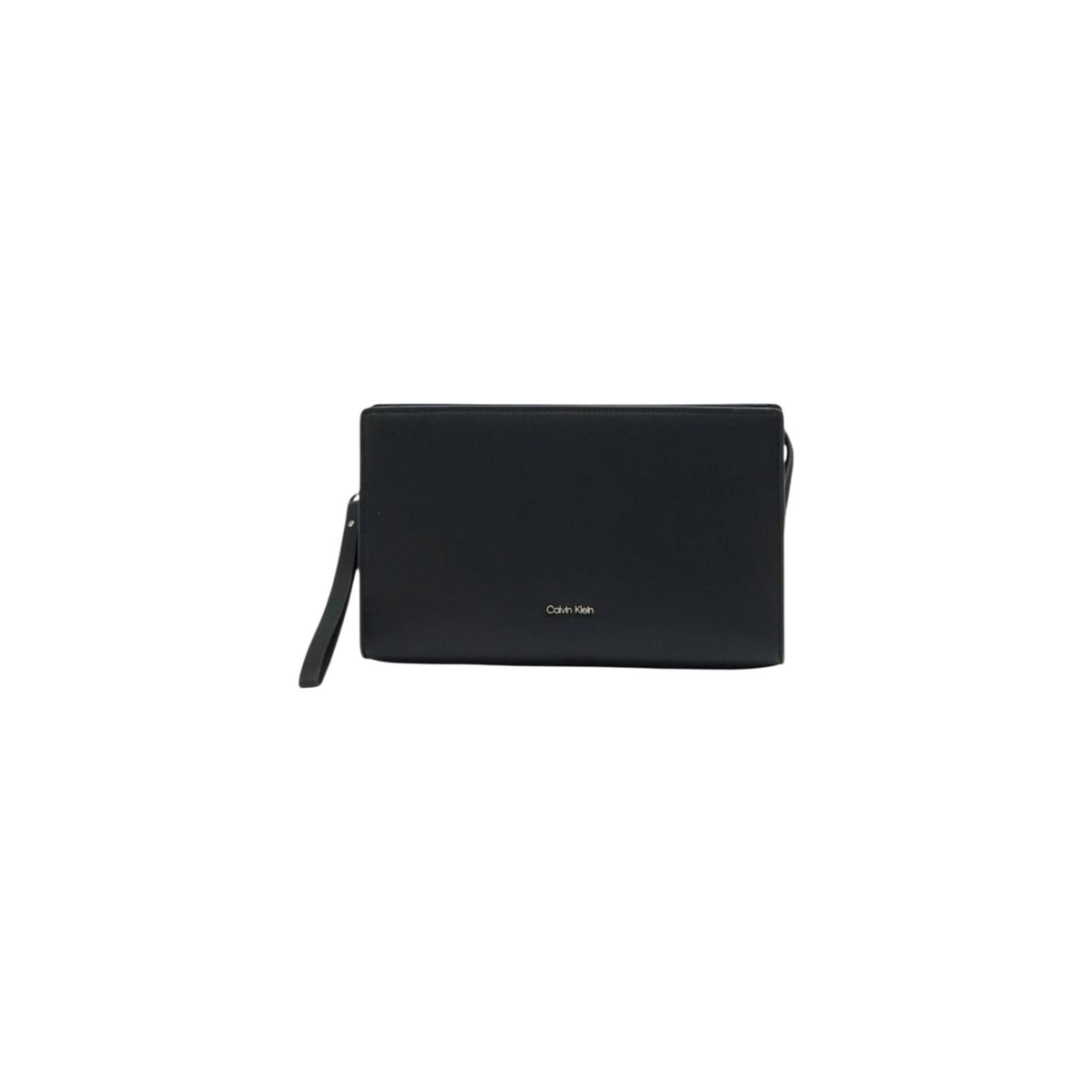 Pochette/Beauty CK Raised Pouch; poliuretano nero, logo in rilievo, chiusura zip. Cinturino da polso inclusa, design rettangolare, versatile per viaggio e tempo libero. Vista frontale