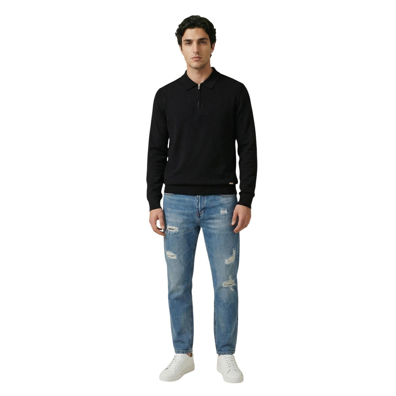 Gianni Lupo Maglia nera Polo Zip; maglieria sottile in viscosa stretch, maniche corte e dettagli a costine. Stile contemporaneo e morbidezza superiore. Vista frontale Figura intera