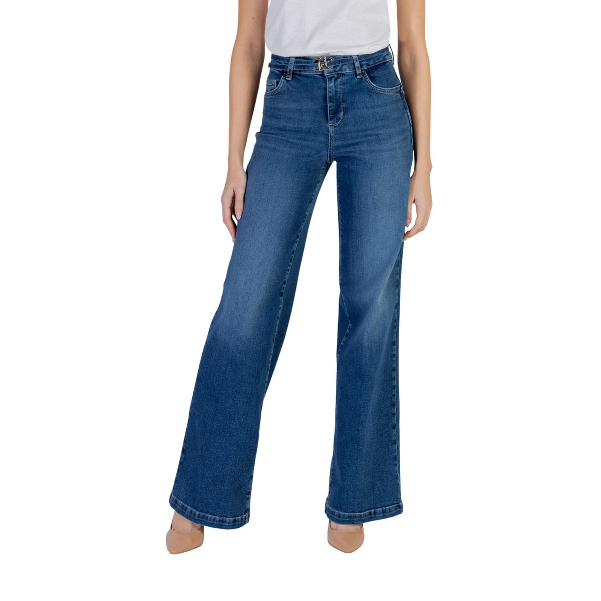 Jeans Liu Jo donna blu chiusura con zip e bottone tasche anteriori e posteriori 93% cotone 7% elastan - vista frontale indossata da modello figura intera