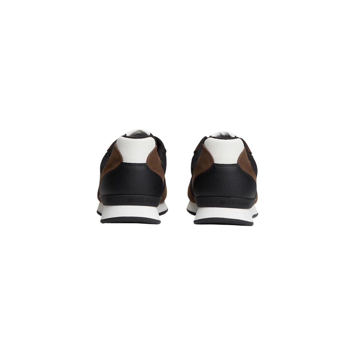 Sneakers Tommy Hilfiger uomo marroni FM0FM06001. Scarpe da ginnastica sportive stile running in poliestere ed ecopelle, con sezioni traspiranti in mesh, suola sagomata e logo Tommy metallizzato, collezione autunno inverno.