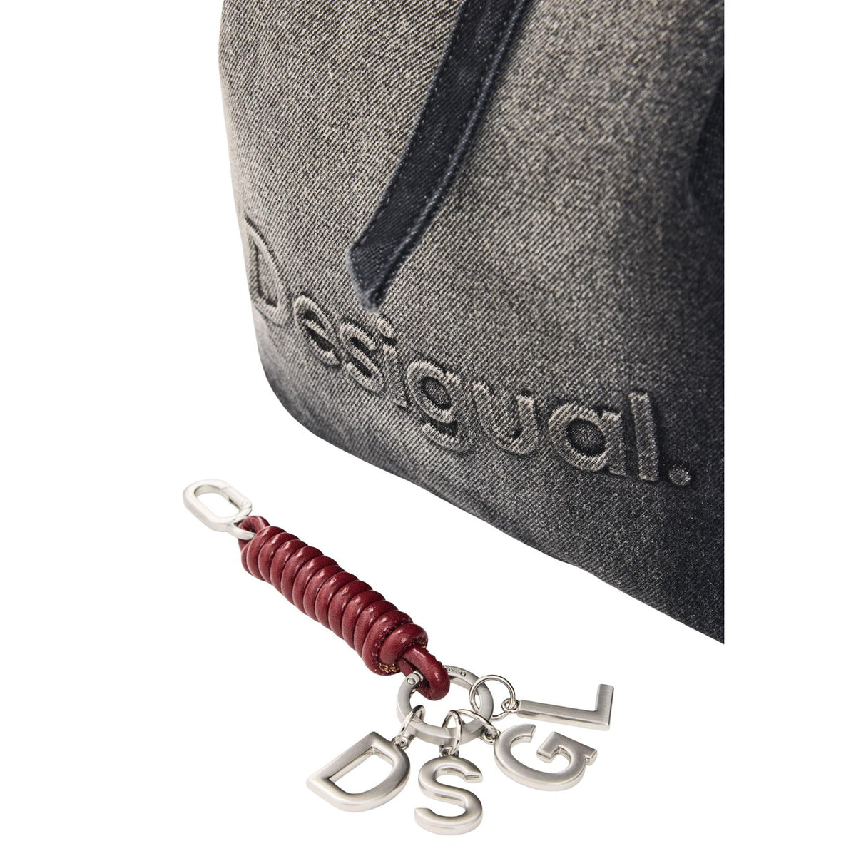 Zaino denim donna Desigual grigio scuro – Zaino imbottito con fibbia e logo Desigual 26WAKD04.