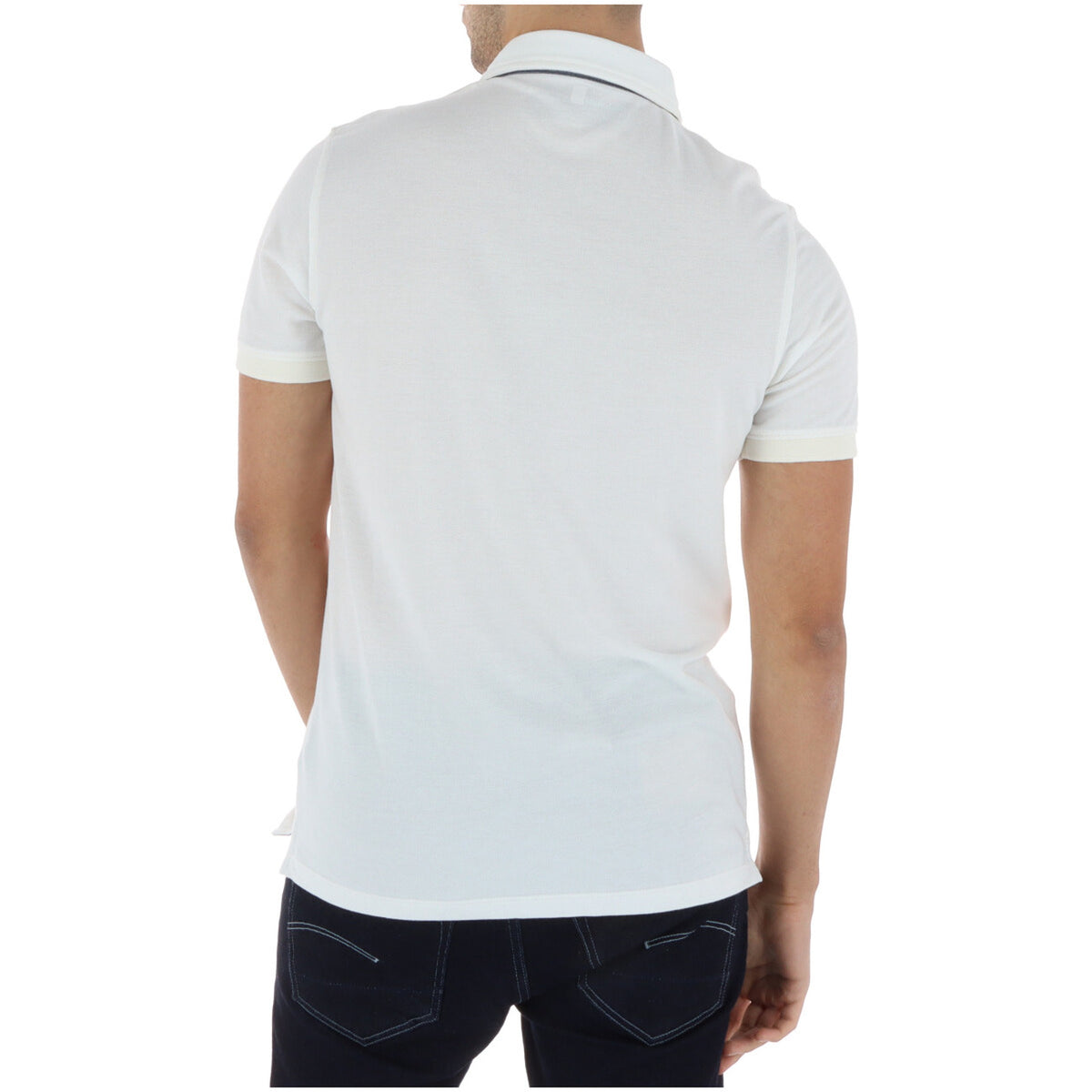 Timberland Baboosic Brook Polo; bianco ottico, 100% cotone bio, vestibilità slim. L'essenziale fresco e sostenibile per l'estate. Vista posteriore