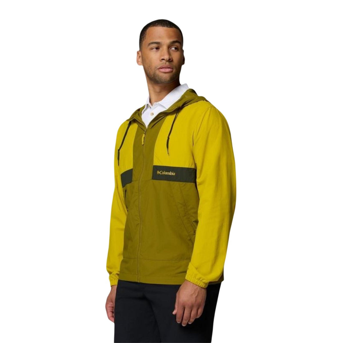 Giacca a vento Columbia Spire Valley™ idrorepellente; cappuccio con coulisse, finitura Omni-Shield™ resistente alle macchie e tasche di sicurezza con zip, stile outdoor funzionale. Vista frontale