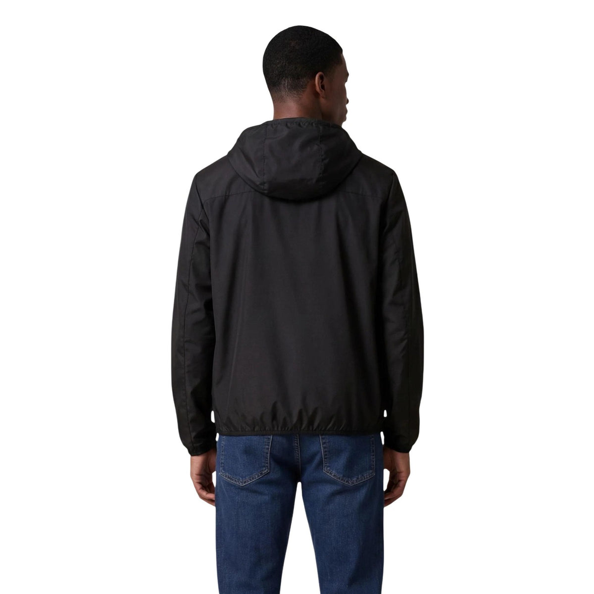Giacca Colmar Originals nero uomo 1861N 6WV. Giambotto leggero da uomo nero elasticizzato e antivento con cappuccio fisso, chiusura zip, tasche laterali e logo Colmar sulla manica, giacca da mezza stagione casual e sportiva.