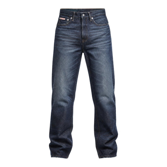 Jeans Regular/Loose Blu Calvin Klein; 100% Cotone. Taglio dritto, 5 tasche, vita media. Cuciture iconiche e logo applicato. Stile retro-contemporaneo, resistente e traspirante. Stesa frontale