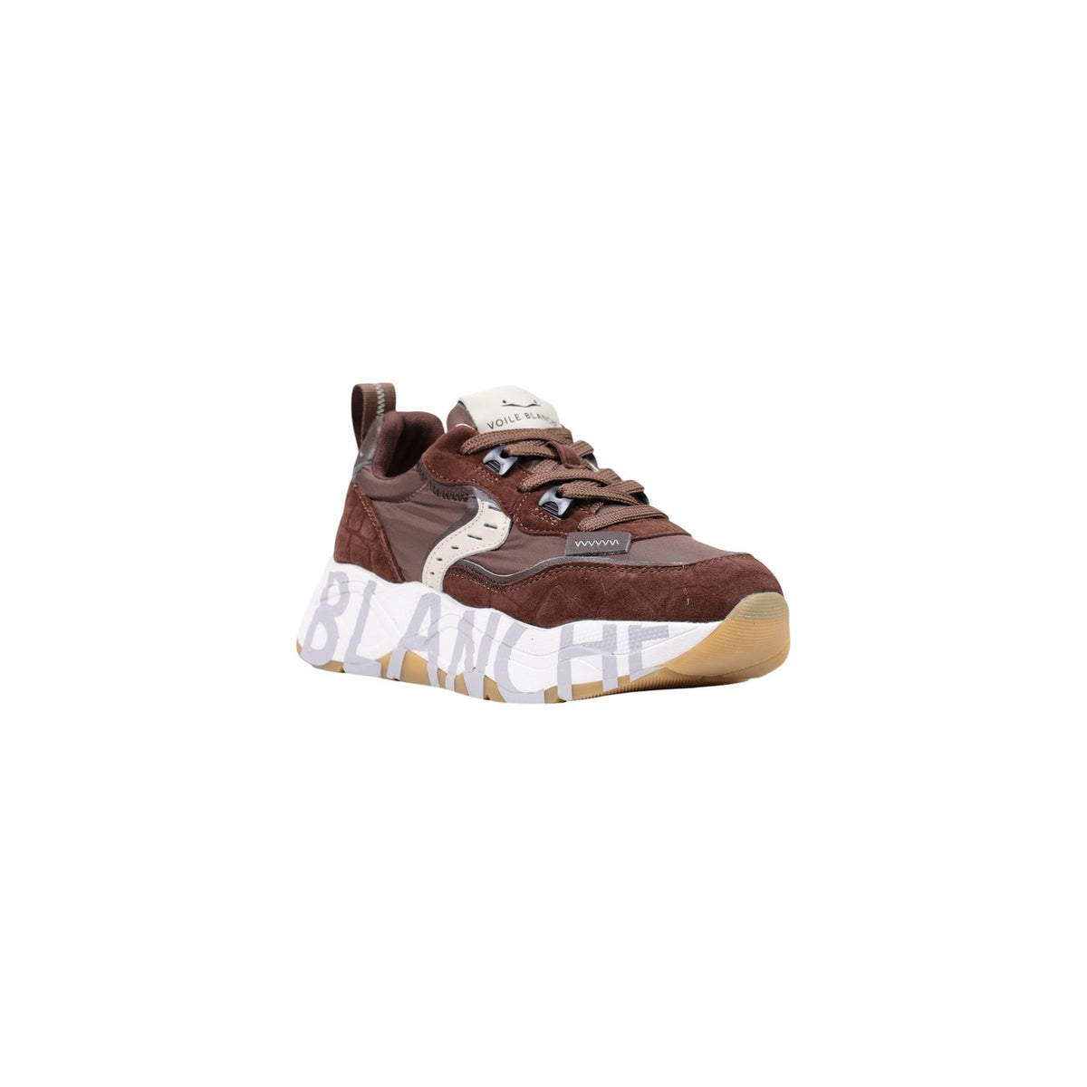 Sneakers Voile Blanche donna marroni modello CLUB105 2017475. Scarpe sportive da donna in suede e nylon marrone con suola alta 4 cm a zeppa e scritte grafiche stile urban luxury, casual raffinato e athleisure.
