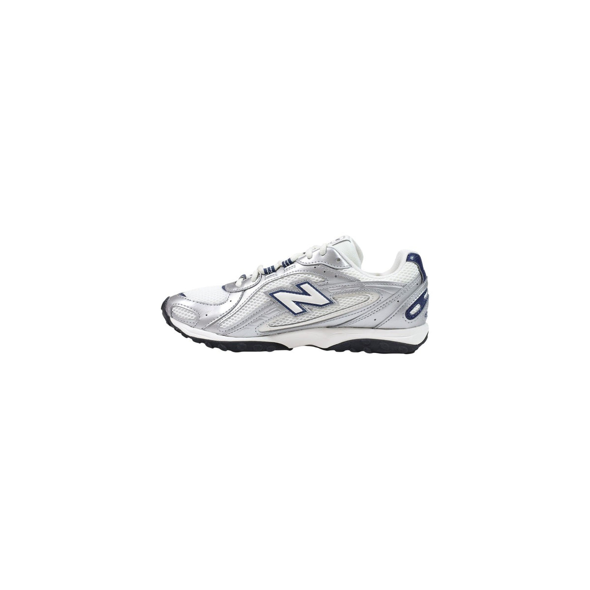 Sneakers New Balance unisex blu modello U204LPC. Scarpe da ginnastica blu a tinta unita con tomaia sintetica traforata, logo New Balance laterale e suola sportiva da 3 cm, scarpe casual e sportive per uomo e donna.