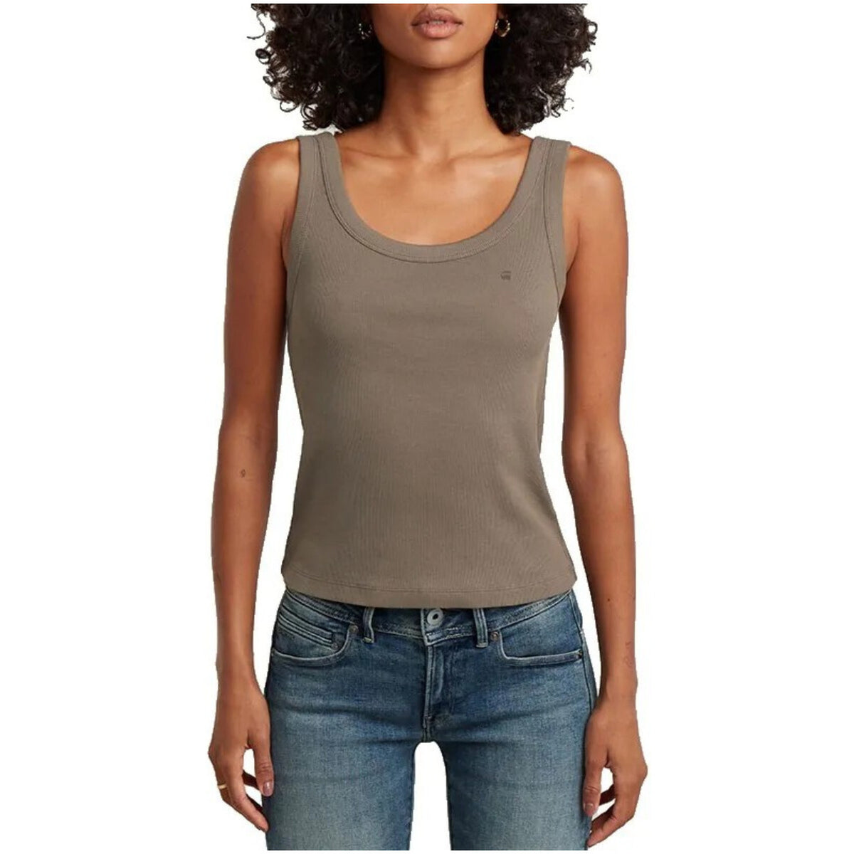 Canotta Slim G-Star; Grigio. 98% Cotone Biologico, design racerback, vestibilità aderente. Leggera, elastica e sostenibile. Il basic essenziale per il tuo guardaroba estivo.