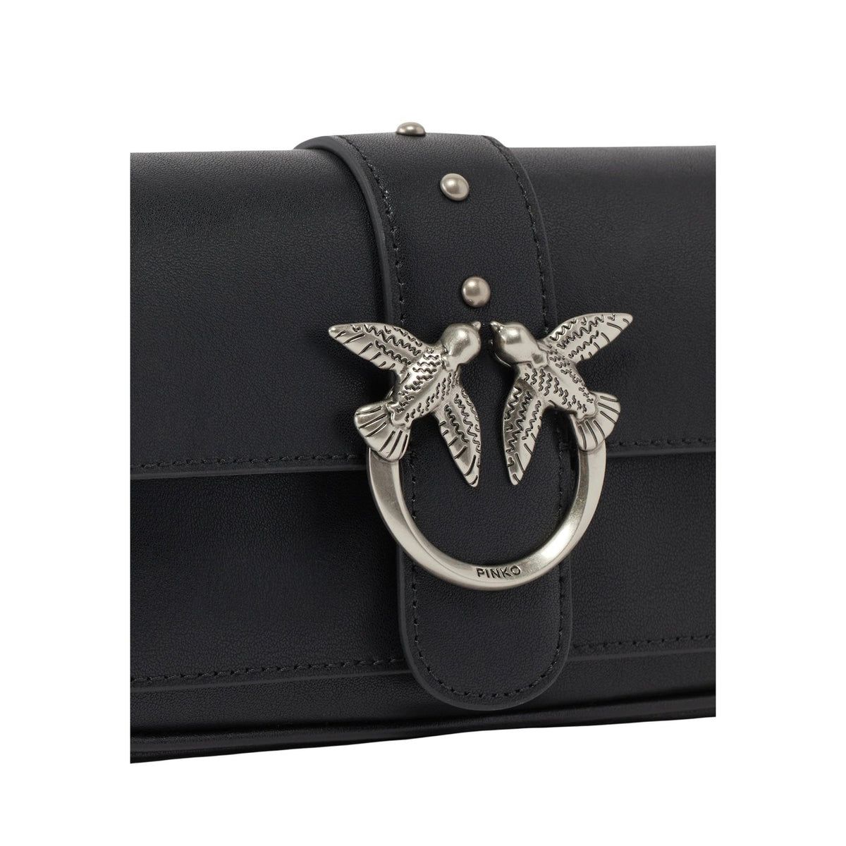 Borsa Pinko donna nera e argento modello 100061 A0F1. Mini borsa a tracolla in vera pelle nera con fibbia argentata rotonda con rondini e tracolla a catena metallica argento, borsa elegante da sera e cerimonia.