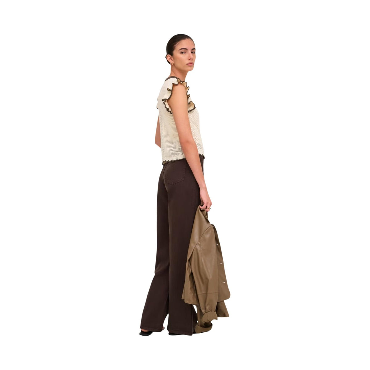T-shirt maglia beige JDY Jacqueline De Yong 15359375. Top estivo in cotone lavorato a maglia piatta con motivo geometrico beige, girocollo e dettagli volant sulle maniche, maglietta donna casual chic primavera estate.